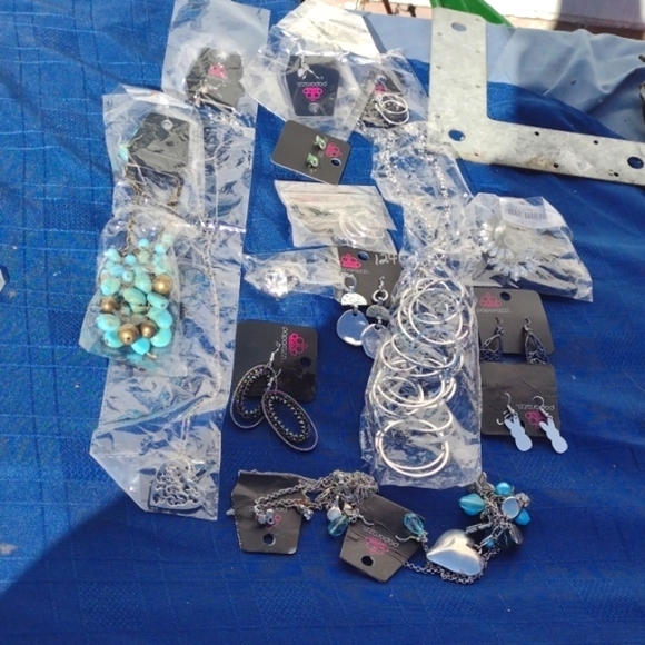 Assorted Fashion Jewelry Set - Picture 1 of 5